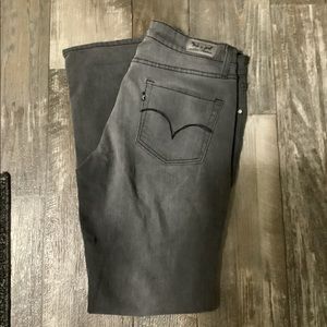 Like New Grey Levi’s Mid-Rise Skinny Jeans Size 10 / 32” inseam